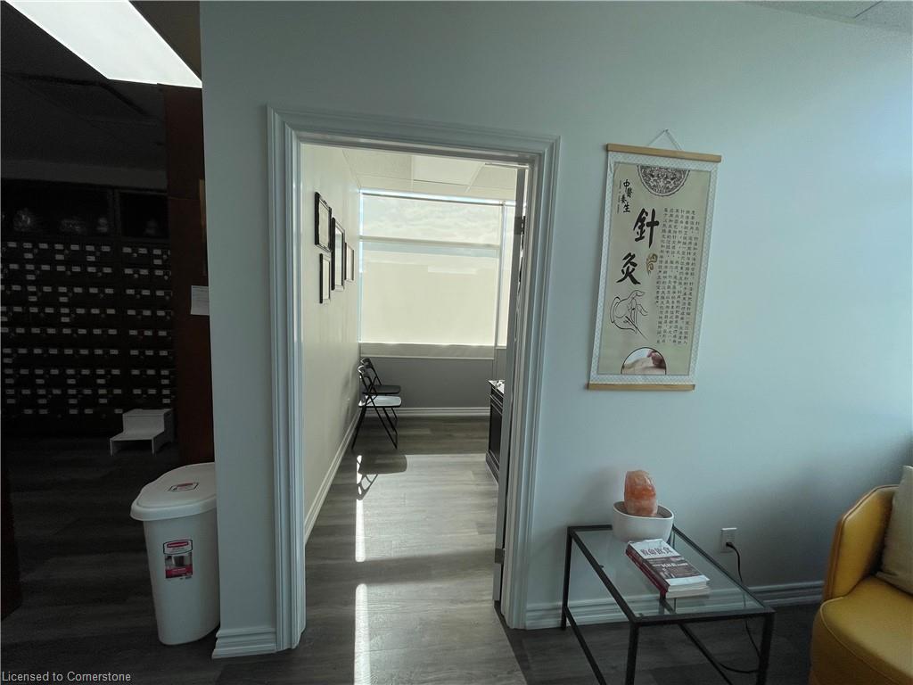 207-1040 Garner Road West Road W Property Photo 9