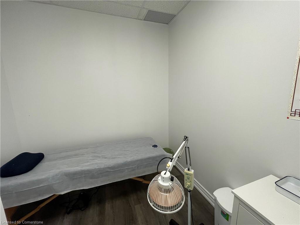 207-1040 Garner Road West Road W Property Photo 15