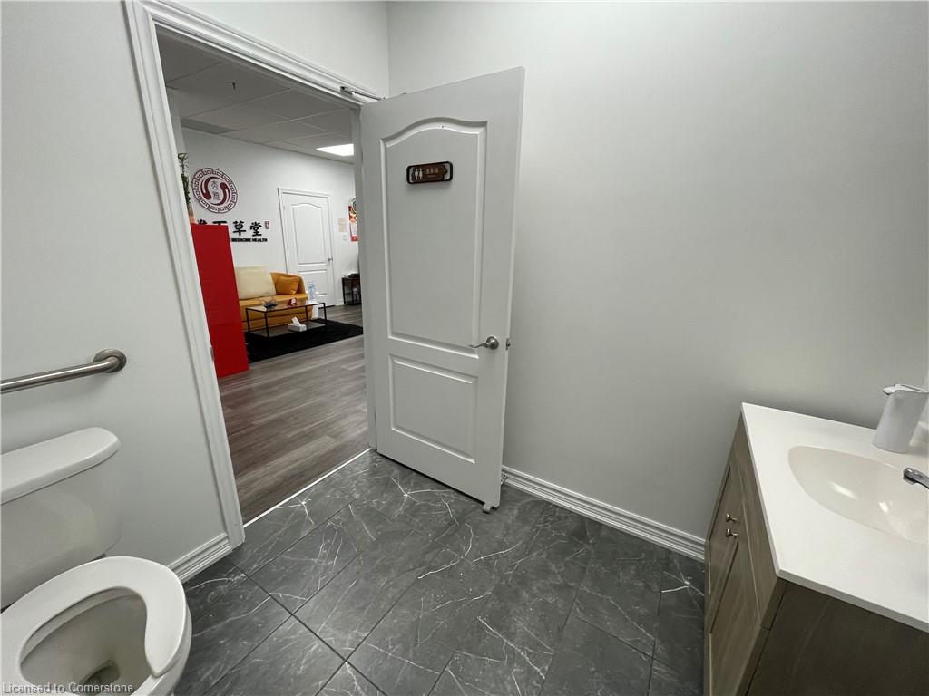 207-1040 Garner Road West Road W Property Photo 20