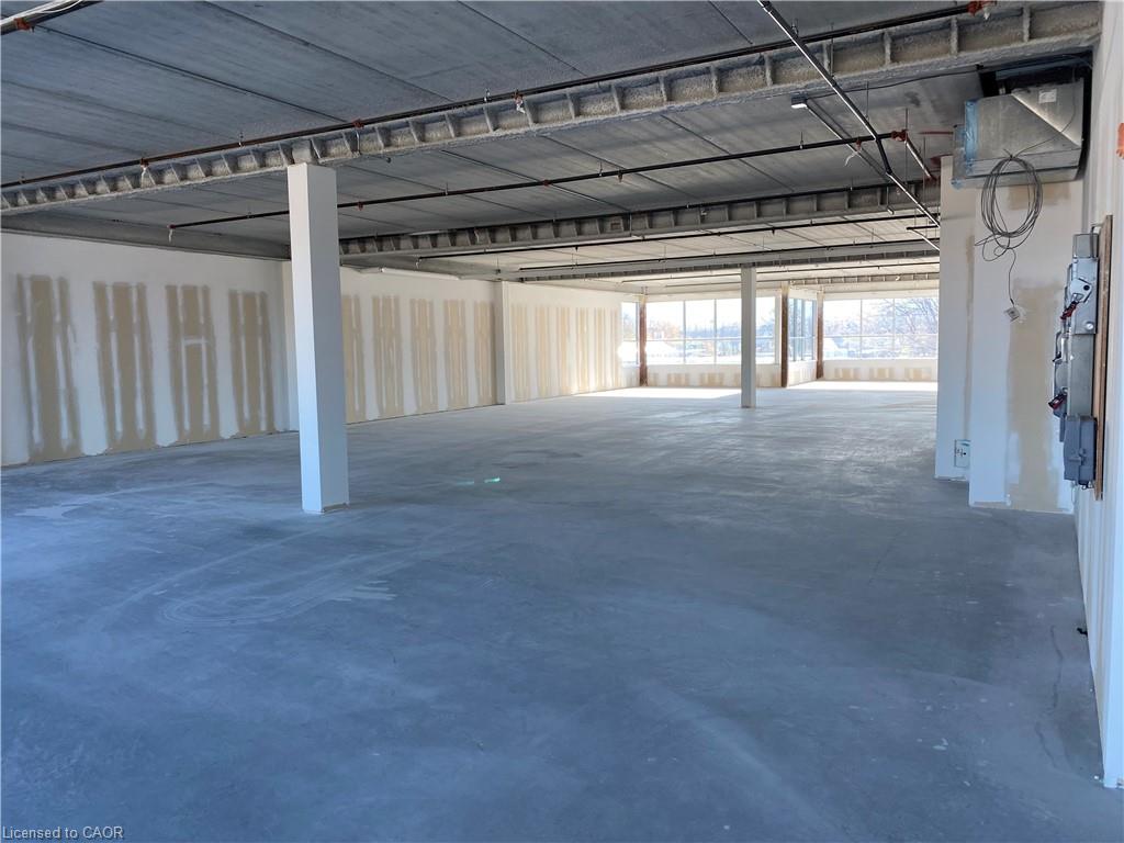 3-1250 South Service Road Property Photo 2