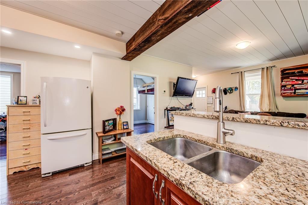 89 John Street E Property Photo 20