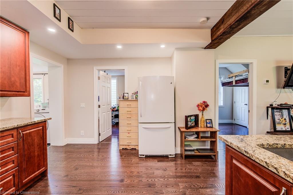89 John Street E Property Photo 24