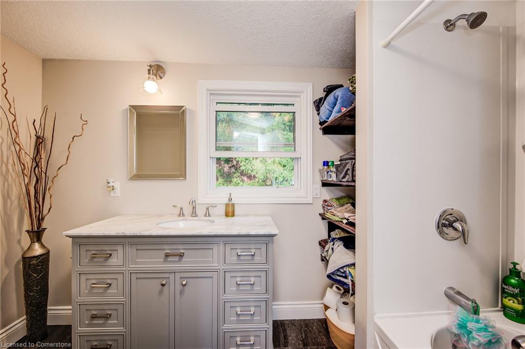 89 John Street E Property Photo 28