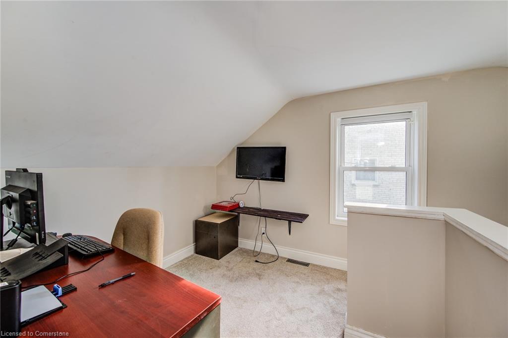 89 John Street E Property Photo 31