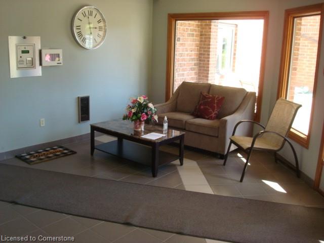 305-4 Albert Street Property Photo 9