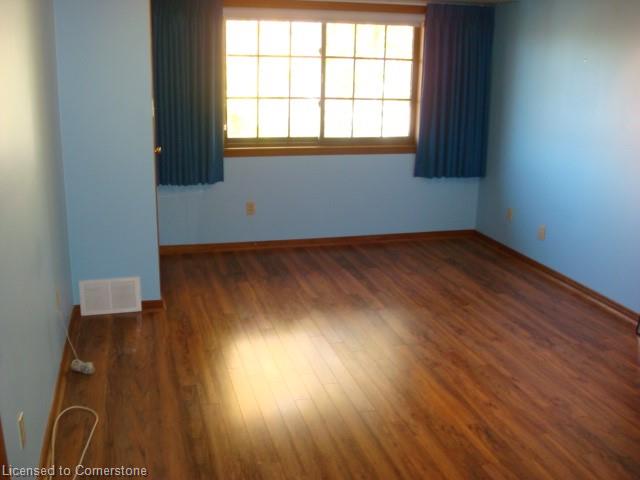 305-4 Albert Street Property Photo 18