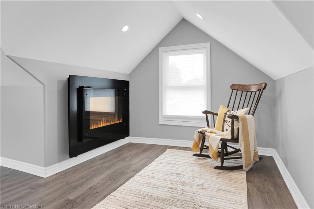 456 Lakeview Road Property Photo 17