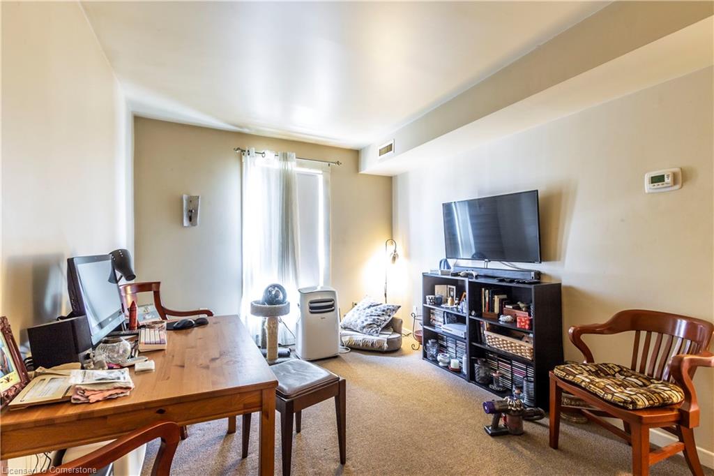 311 Weir Street N Property Photo 9