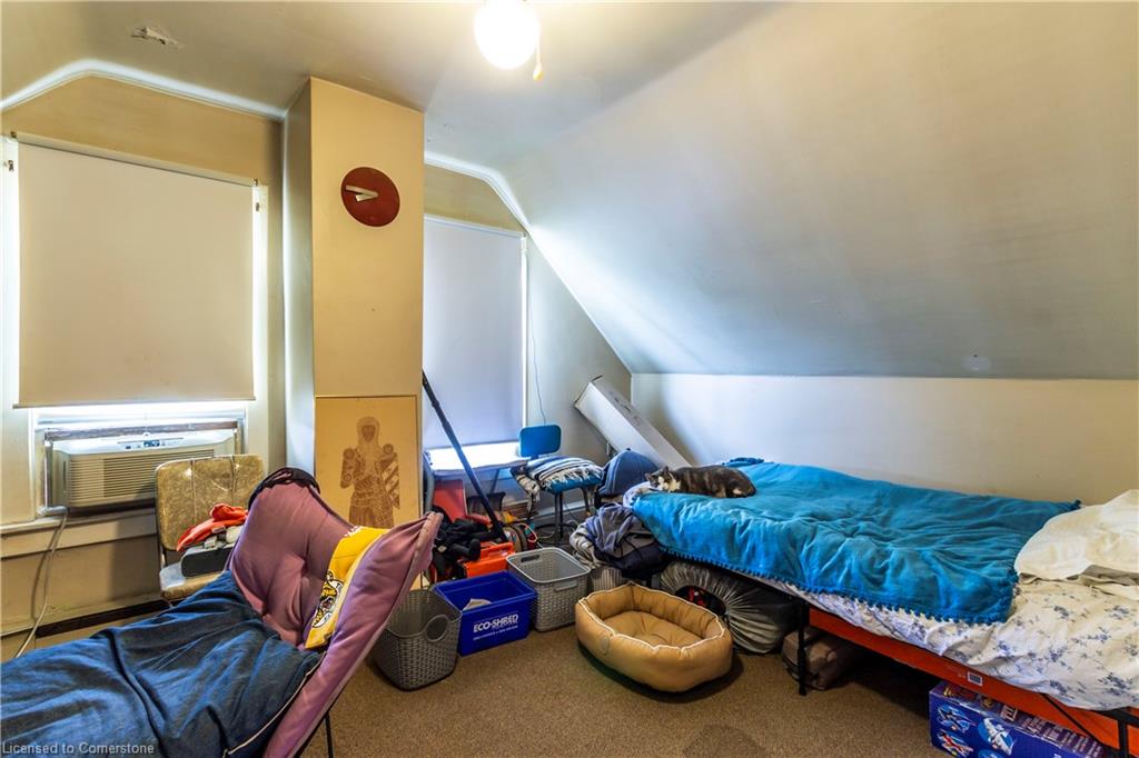 311 Weir Street N Property Photo 15
