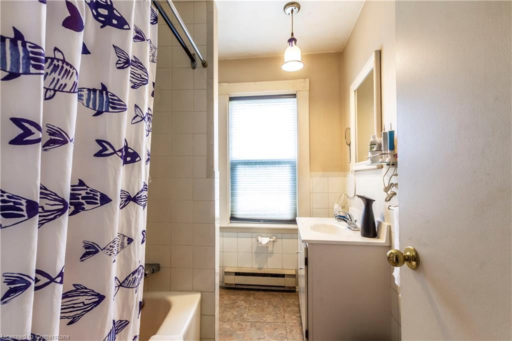 311 Weir Street N Property Photo 8