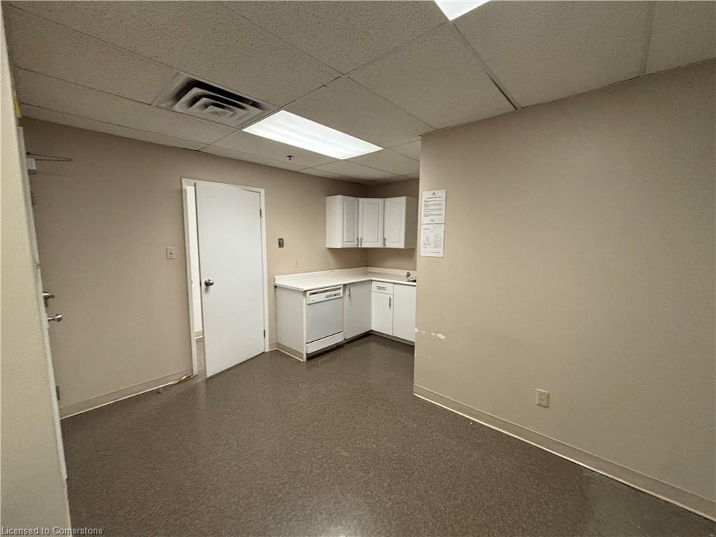 13-5035 North Service Road Property Photo 10