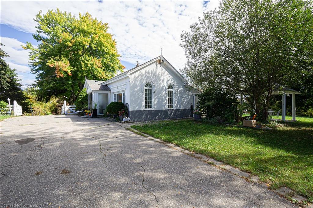 152 Confederation Street Property Photo 7