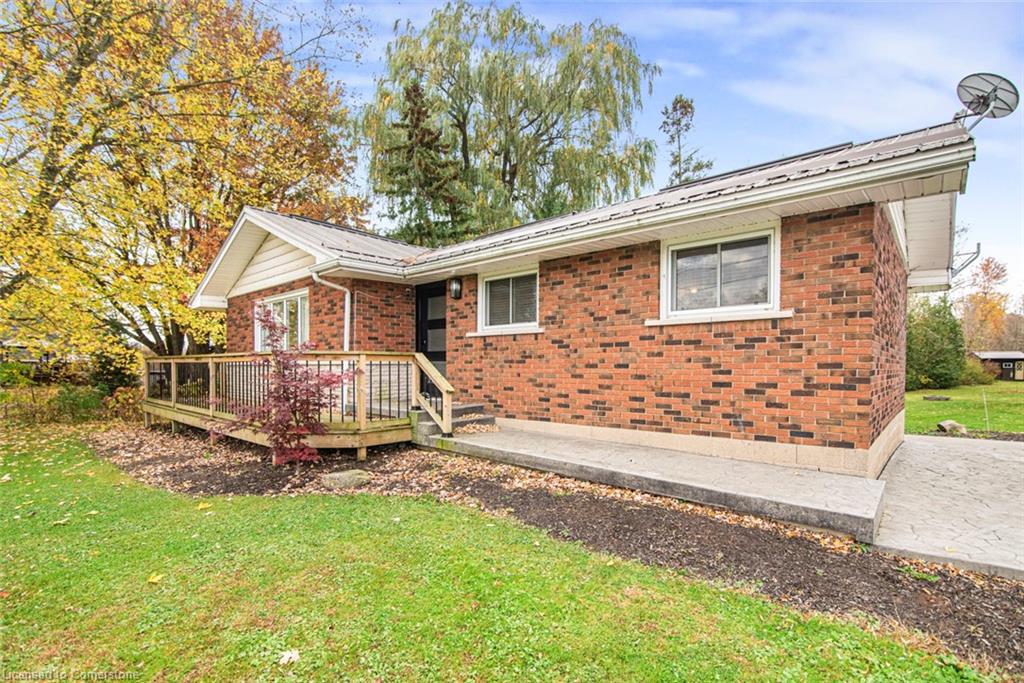 1584 Northshore Drive Property Photo 2