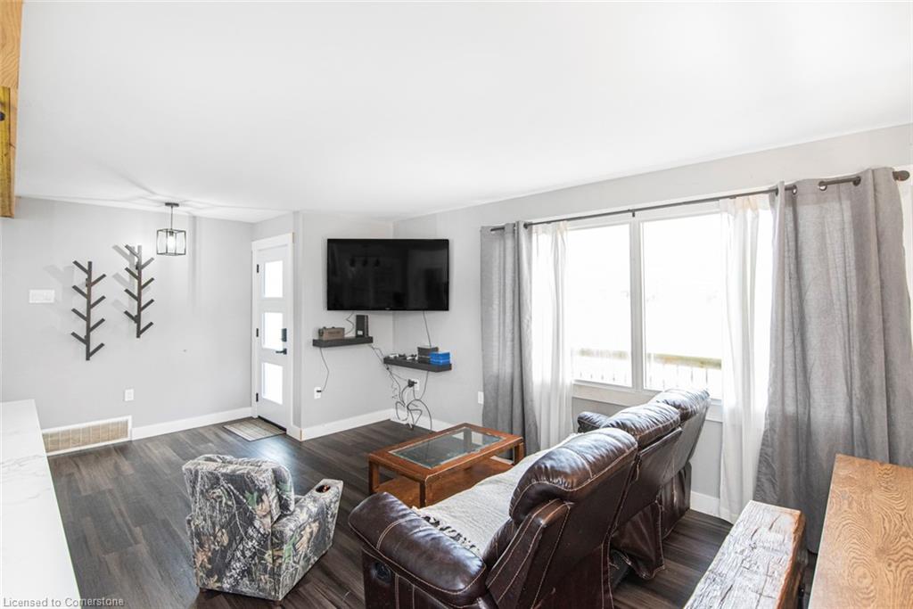 1584 Northshore Drive Property Photo 8