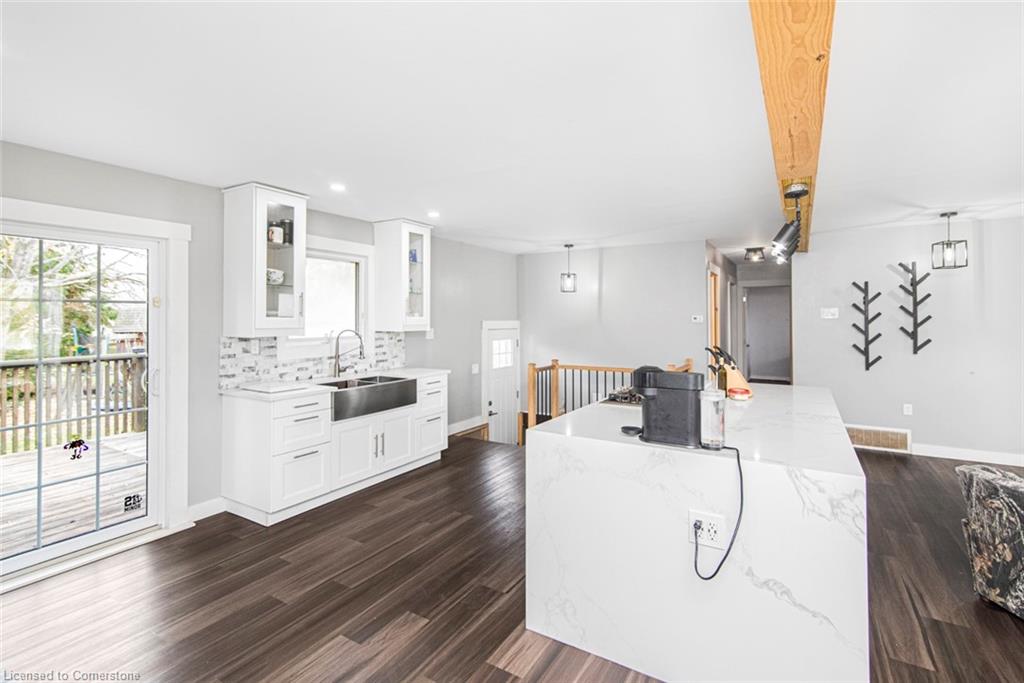 1584 Northshore Drive Property Photo 15