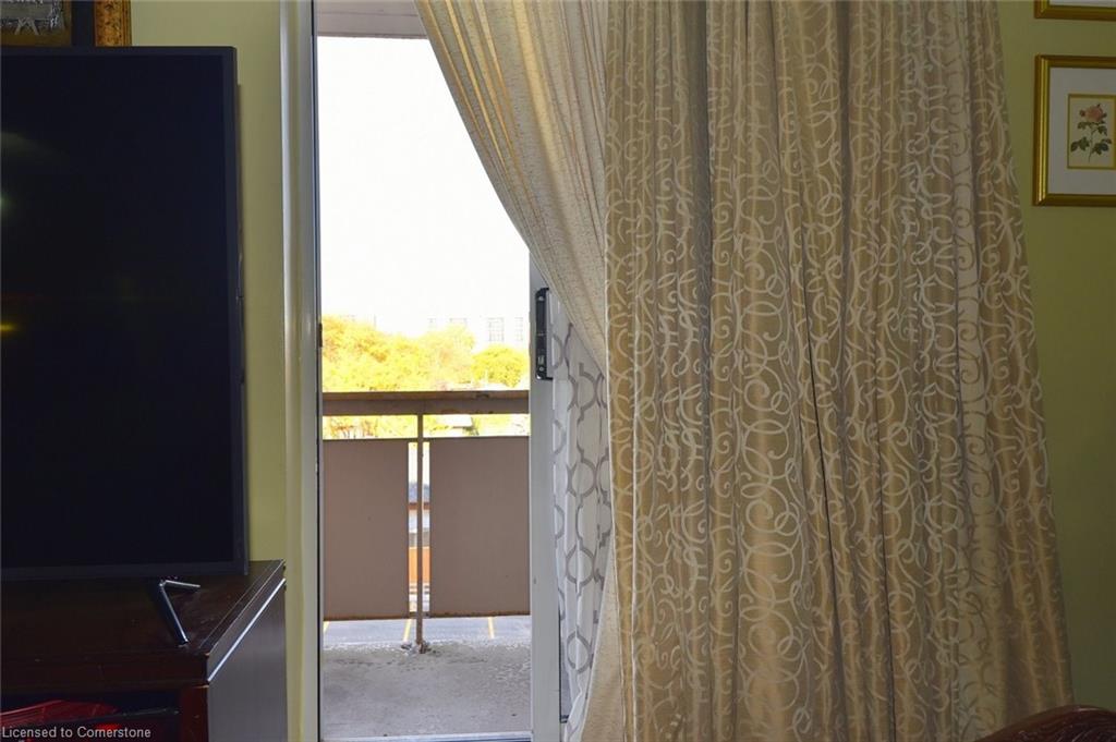 408-851 Queenston Road Property Photo 6