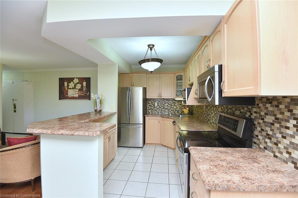 408-851 Queenston Road Property Photo 14