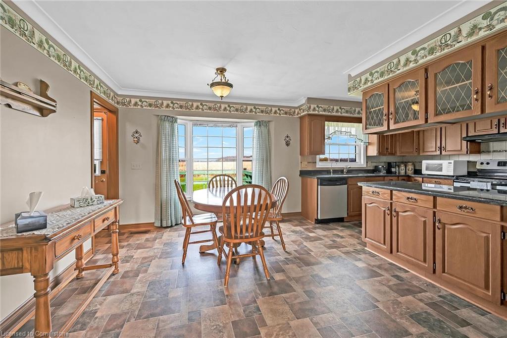 4949 Rainham Road Property Photo 9