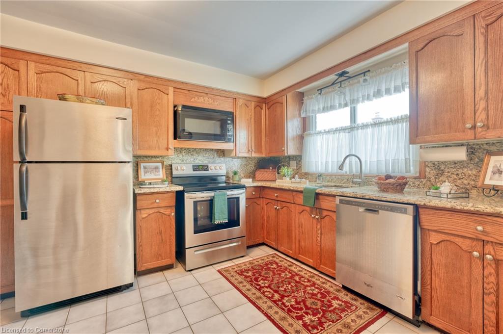 182 West 23rd Street Property Photo 4
