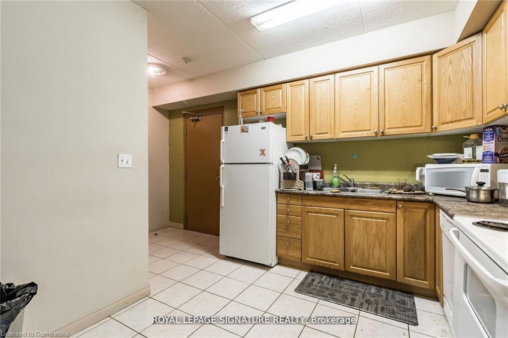 101-253 Lester Street Property Photo 12