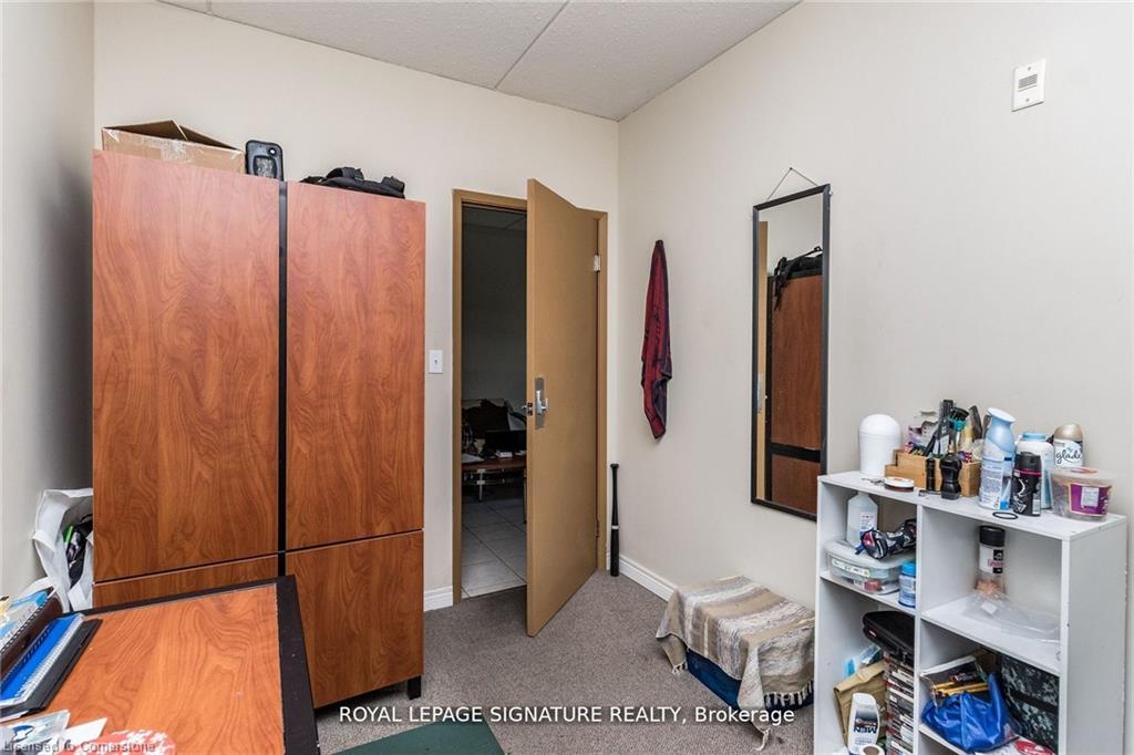 101-253 Lester Street Property Photo 16