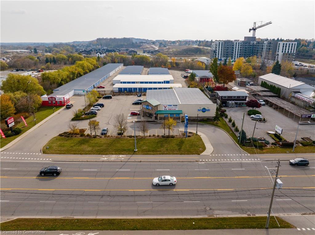 1525 Victoria Street N Property Photo 2