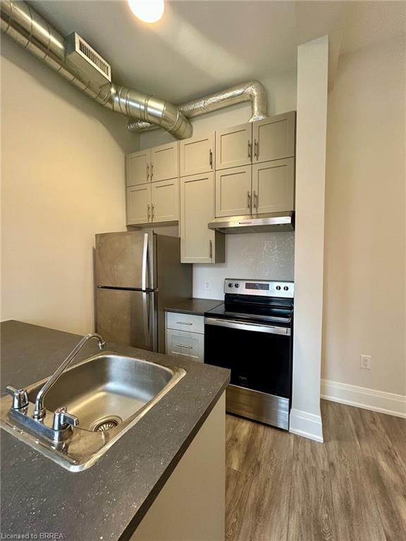 202-11 Queen Street Property Photo 6