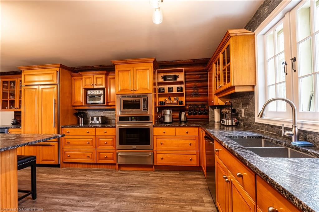 1 Kerr Crescent Property Photo 16