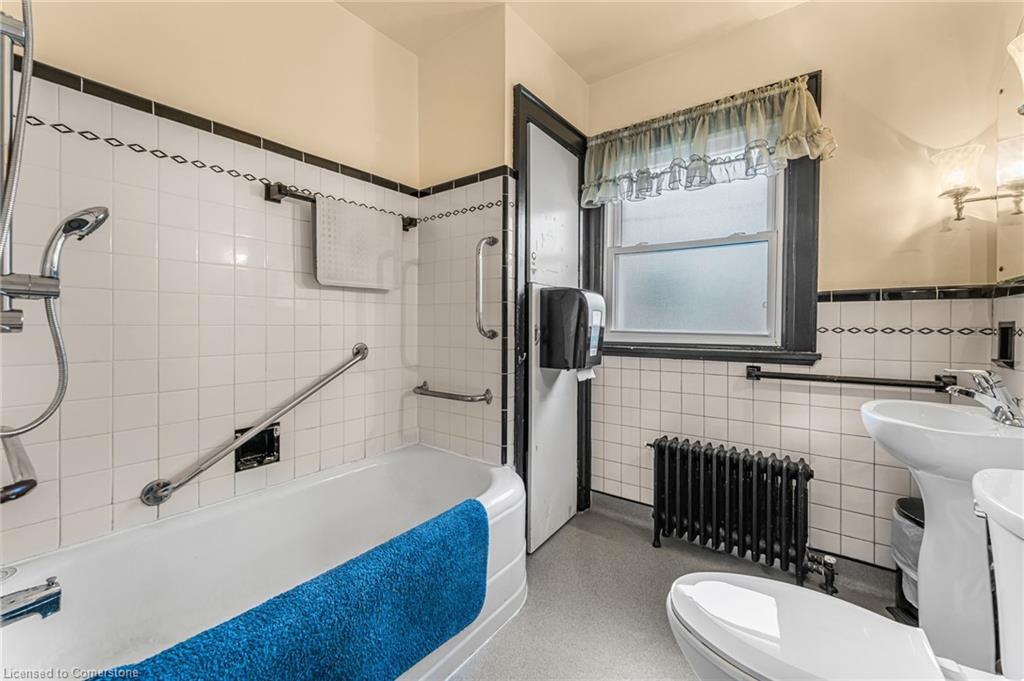 371 Niagara Street Property Photo 32