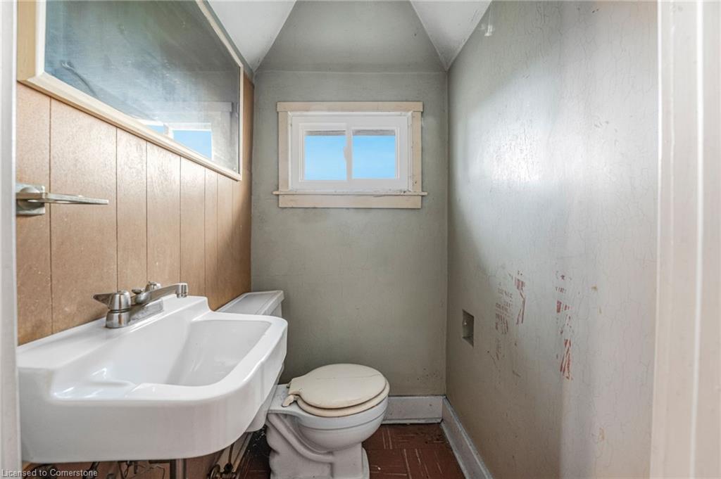 371 Niagara Street Property Photo 36