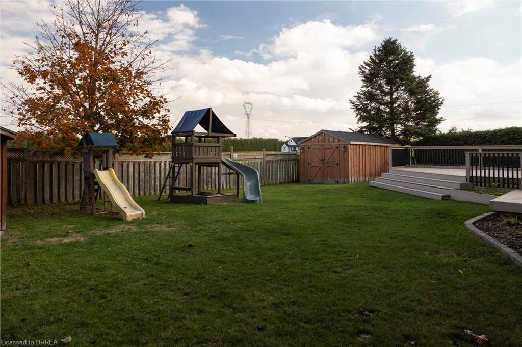145 John Street S Property Photo 6