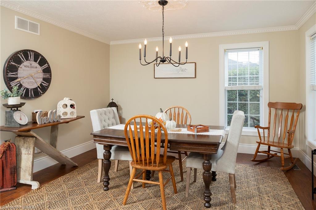 145 John Street S Property Photo 14