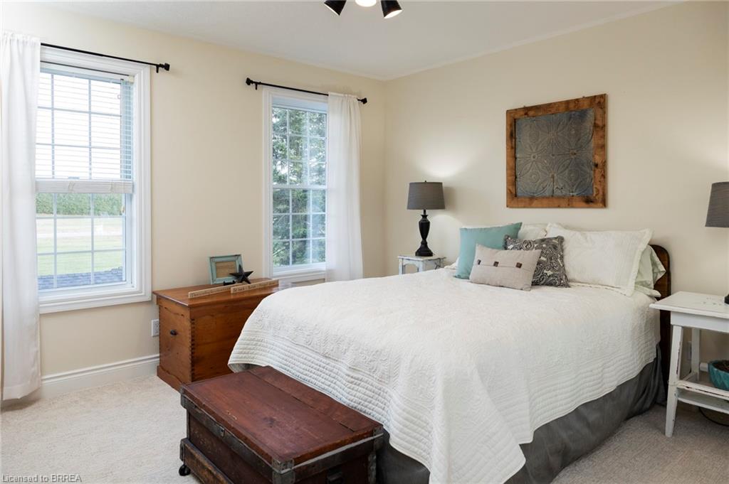 145 John Street S Property Photo 23