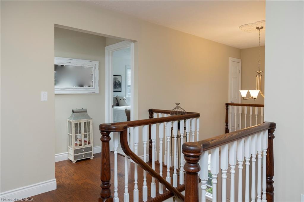 145 John Street S Property Photo 25