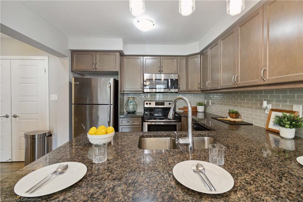 3061 Mistletoe Gardens Property Photo 12