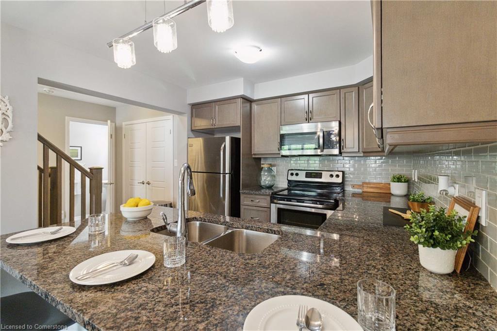 3061 Mistletoe Gardens Property Photo 16