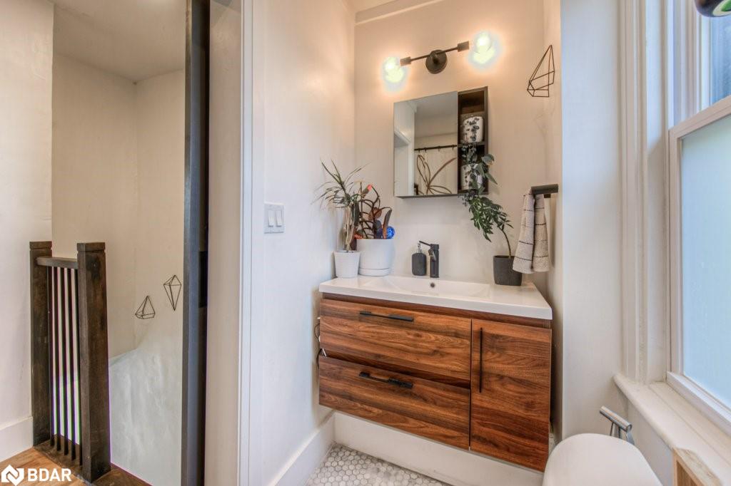 344 Emerald Street N Property Photo 22