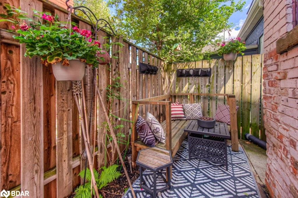 344 Emerald Street N Property Photo 30