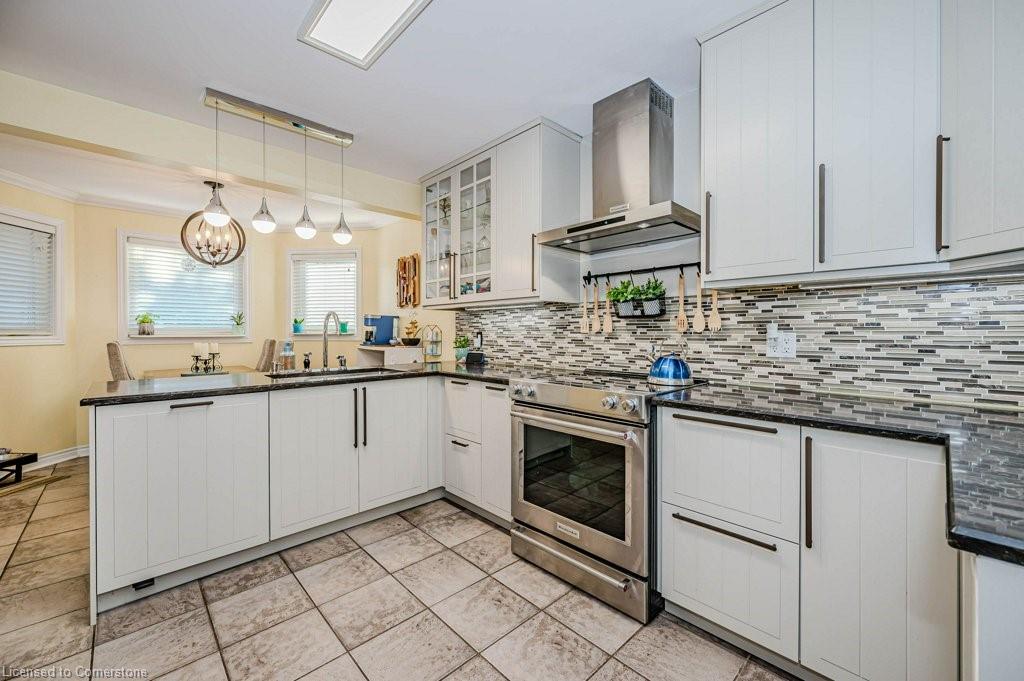 2378 Headon Road Property Photo 11