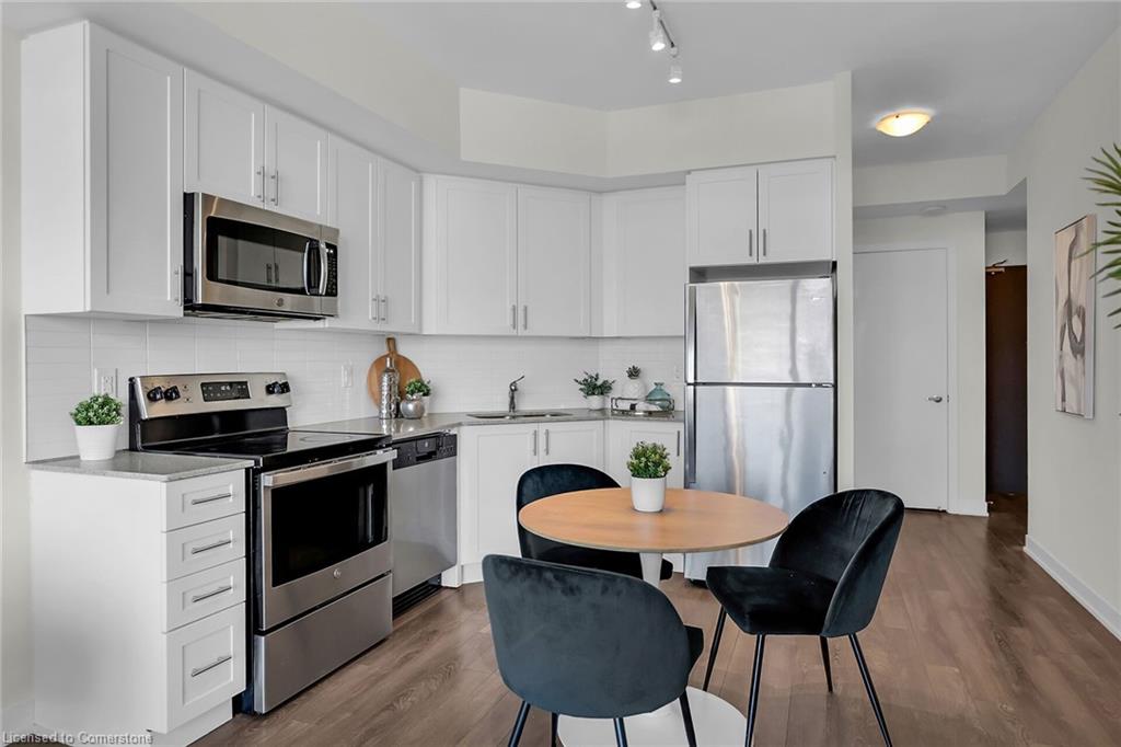 614-550 North Service Road Property Photo 12