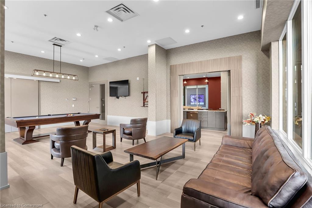 614-550 North Service Road Property Photo 25