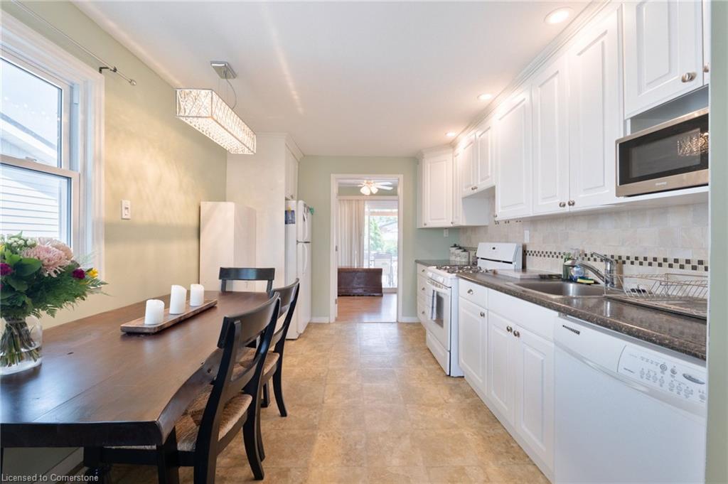 325 Simpson Avenue Property Photo 10