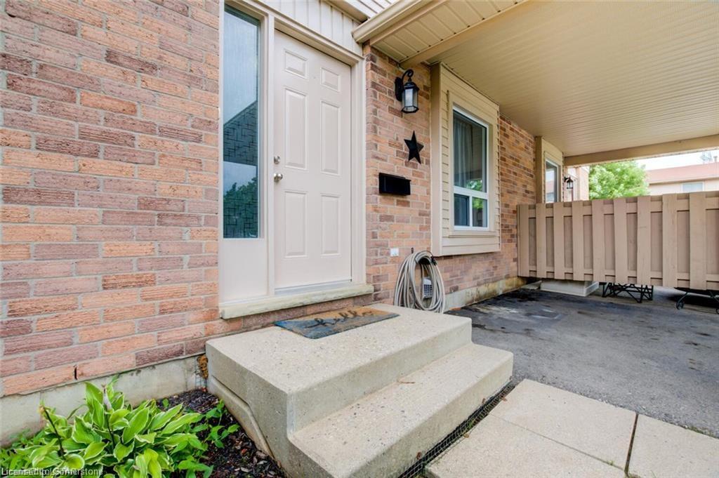 56-720 Deveron Crescent Property Photo