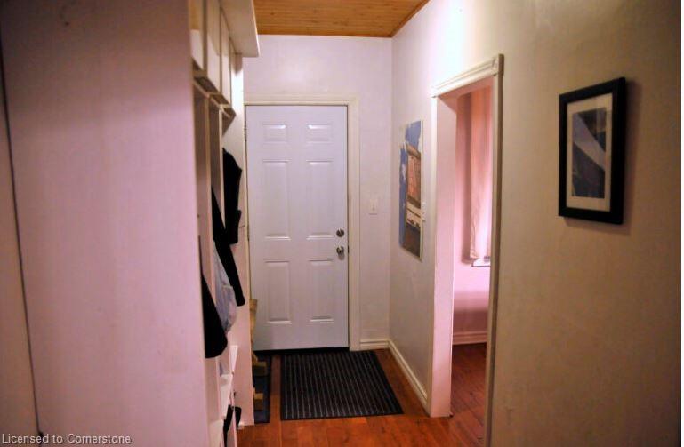 378 Emerald Street N Property Photo 2