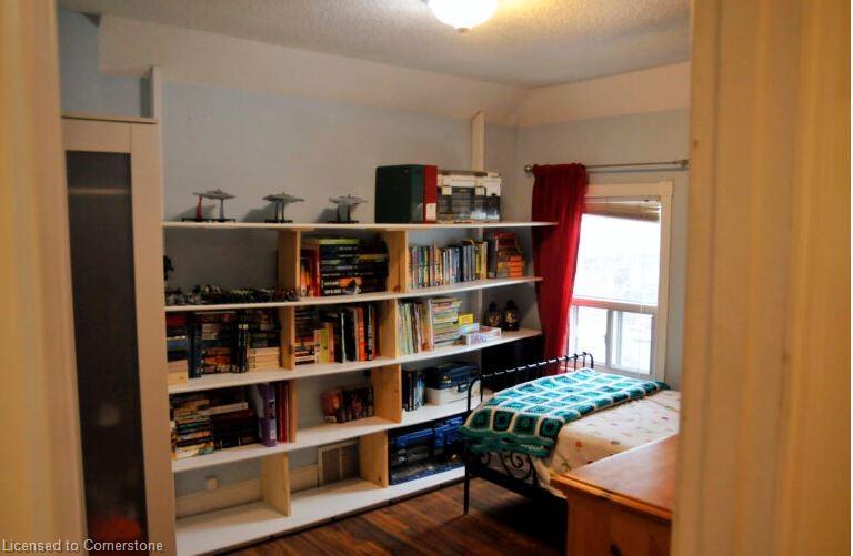 378 Emerald Street N Property Photo 16