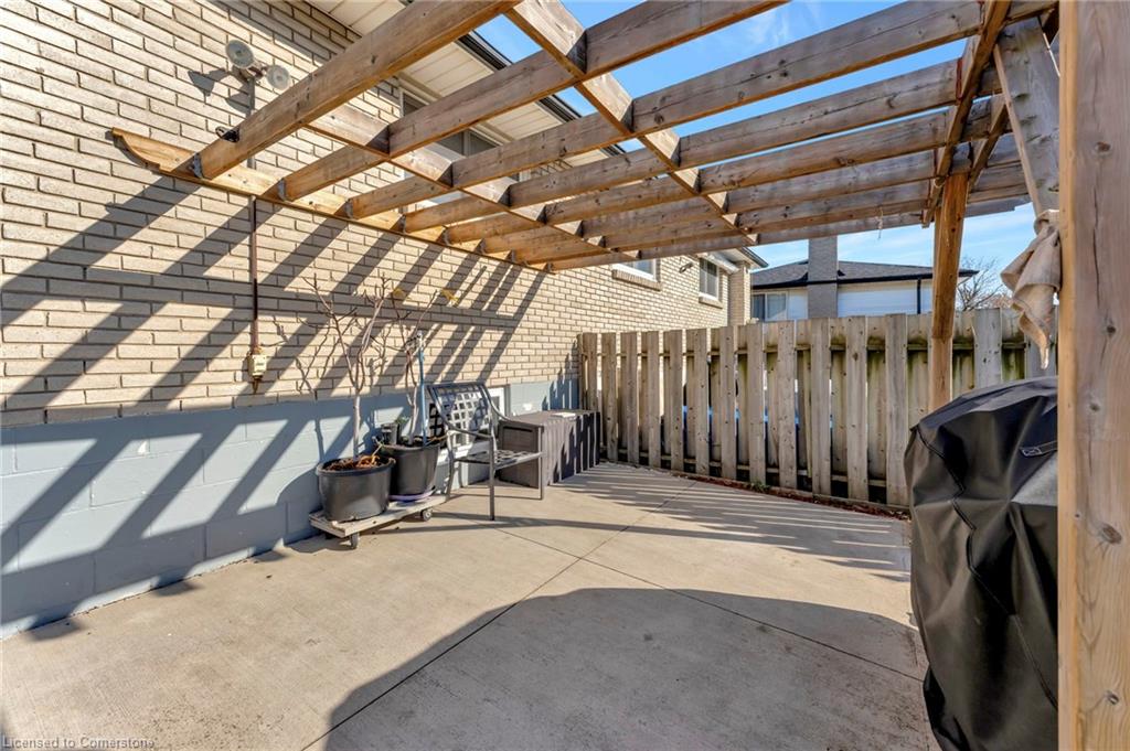65 1/2 Eastbury Drive Property Photo 32