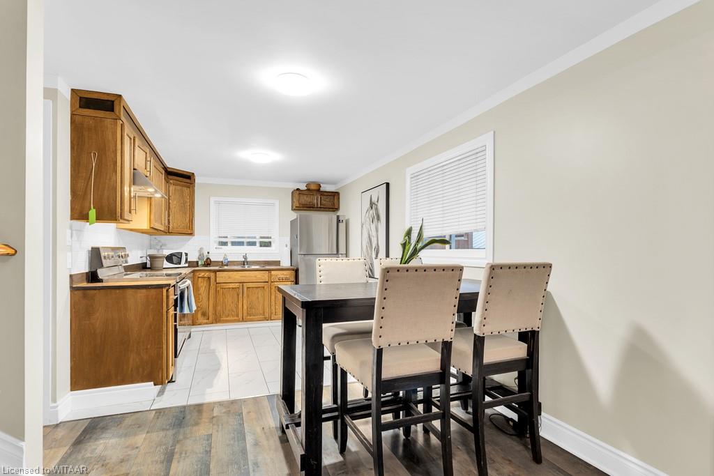 21 Oxford Street W Property Photo 11