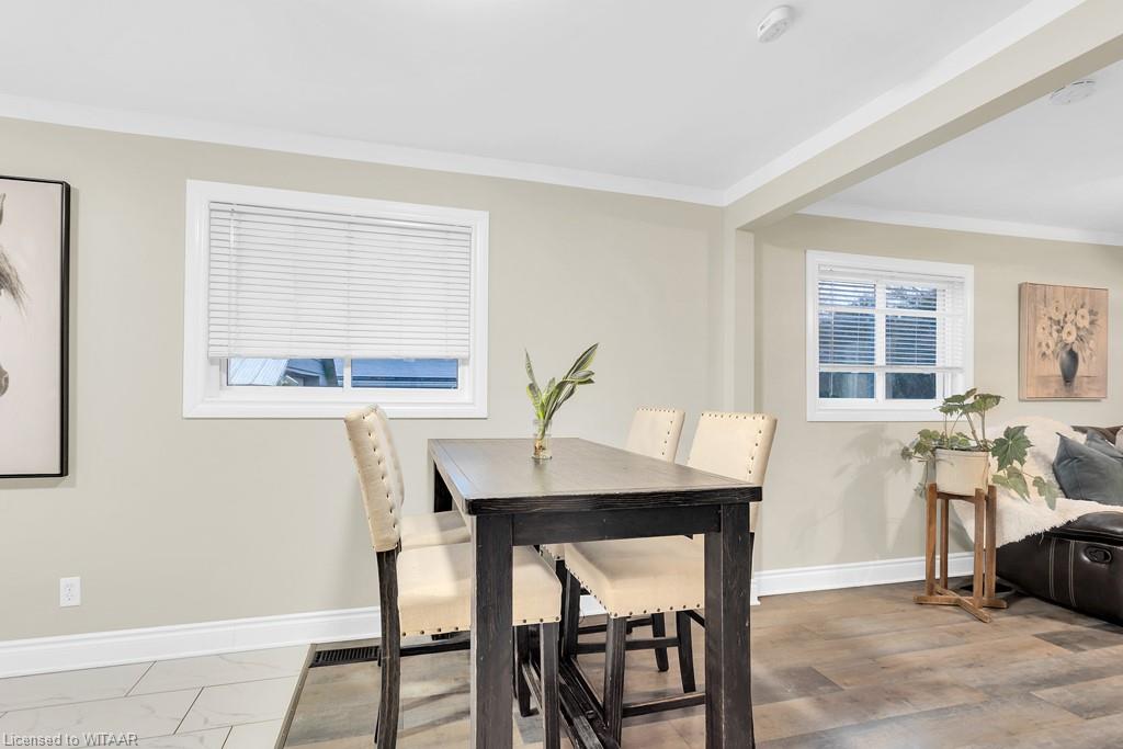 21 Oxford Street W Property Photo 14