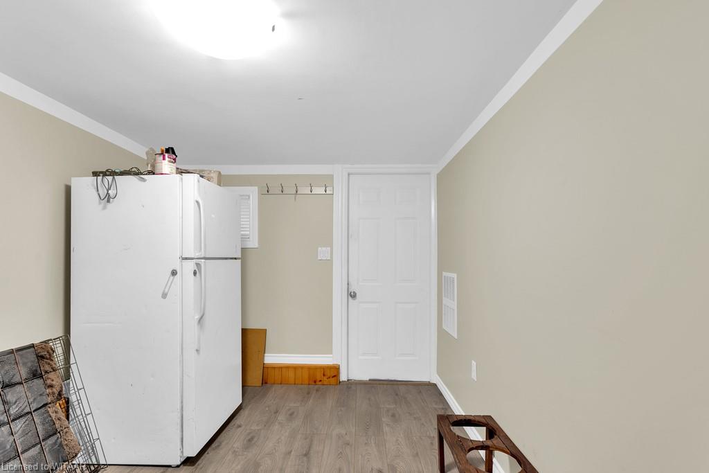 21 Oxford Street W Property Photo 17