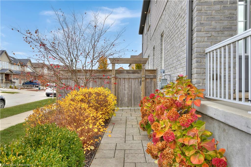 900 Steepleridge Court Property Photo 4